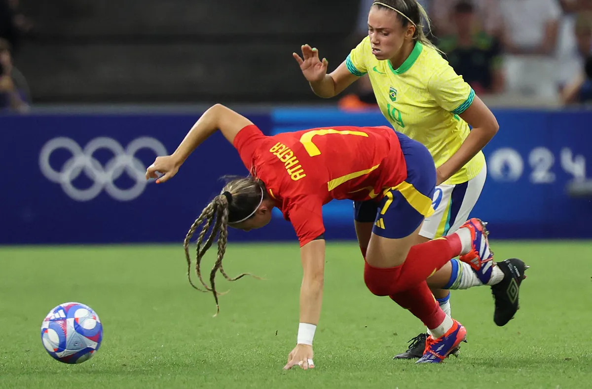 El equipo de moda en Espaa, la seleccin femenina de ftbol, se desploma ante Brasil