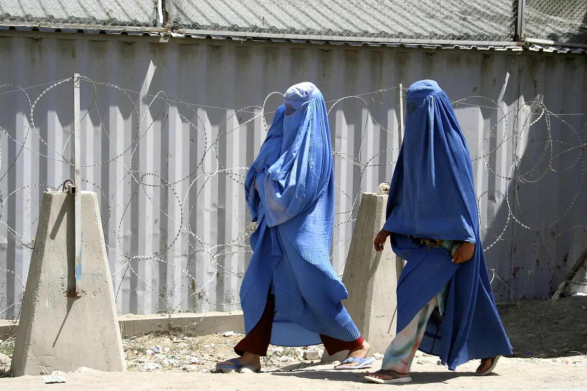 Los talibanes prohben el sonido de la voz de mujer y marcan el hiyab como innegociable en su nueva ley para la Prevencin del Vicio