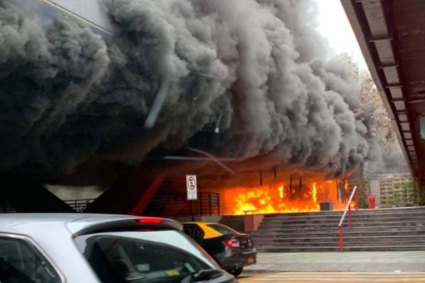 Los registros que dejó un violento incendio en Metro Escuela Militar