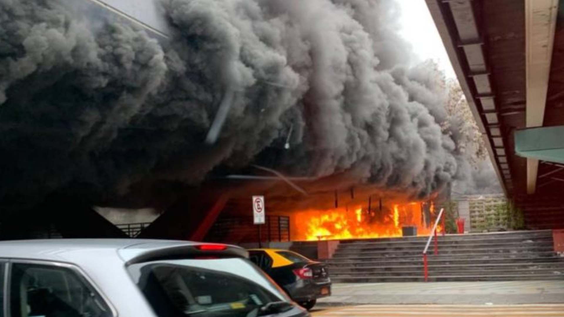 Los registros que dejó un violento incendio en Metro Escuela Militar