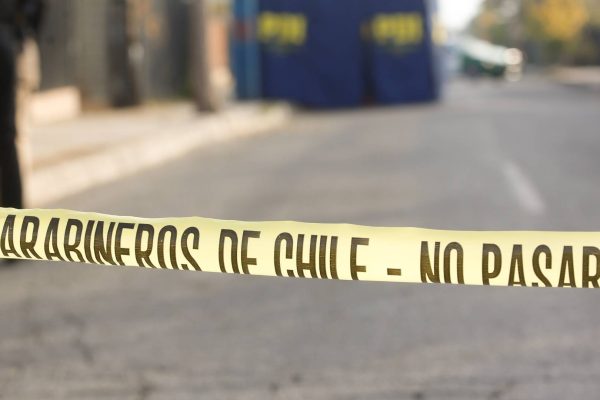 Se habría resistido a asalto: joven murió apuñalado en una plaza de Puente Alto