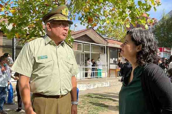 Director de Carabineros ingresa de urgencia a hospital de la institución