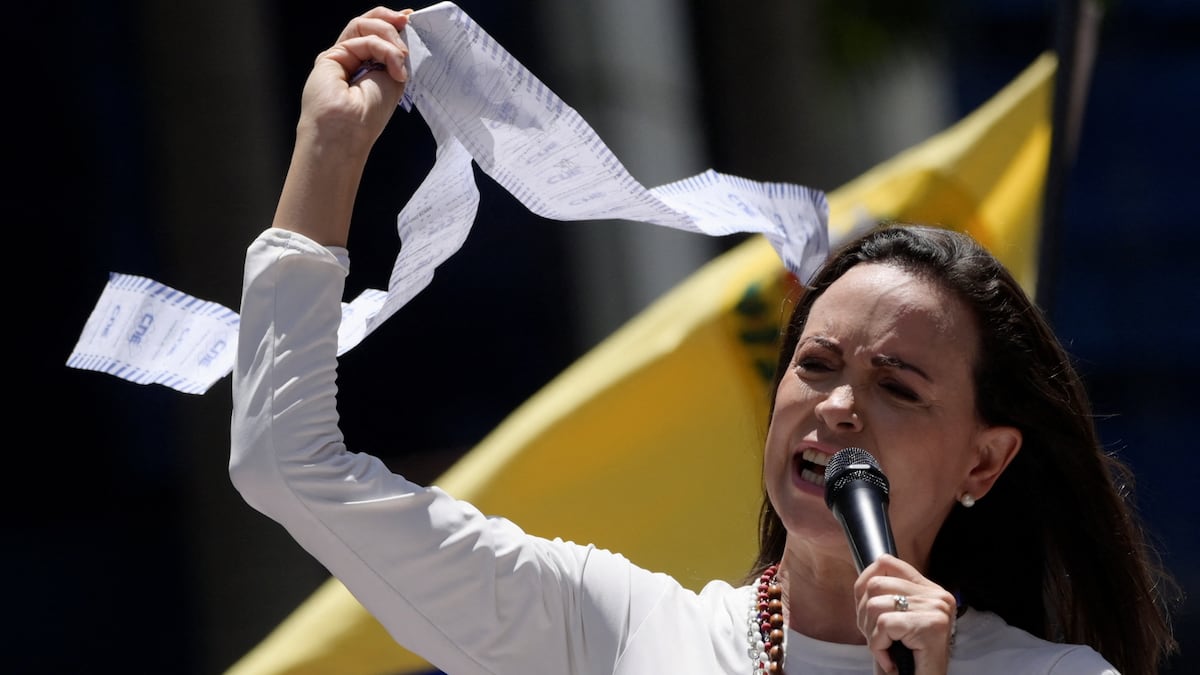 La oposición venezolana ha mantenido este miércoles el pulso en la calle ante el cerco y la represión del chavismo. Miles de simpatizantes de María Corina Machado se han concentrado en el este de Caracas, donde se ha sumado la veterana política.