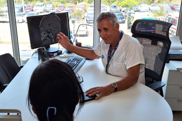 Un estudio prueba que la medicina personalizada ayuda a controlar antes los efectos de la acromegalia