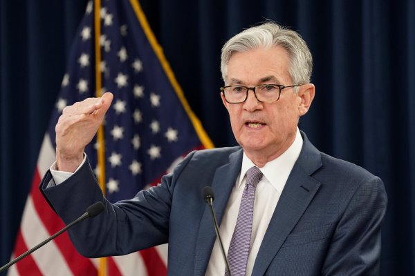 EE.UU.: Powell (Fed) dice que llegó el momento de bajar tasas de interés