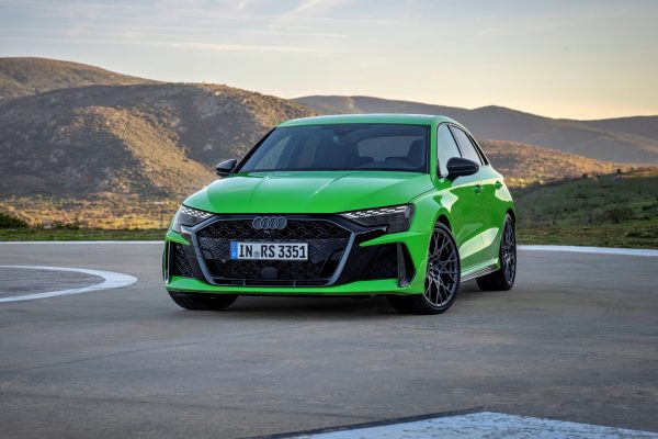 El Audi RS3 se actualiza prometiendo los mismos 400 CV, pero añadiendo más carácter en diseño y comportamiento