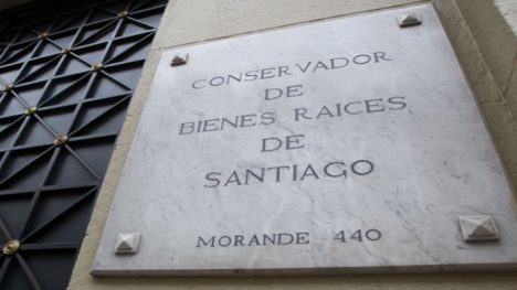 Rechazan demanda de sindicato del Conservador de Bienes de Santiago