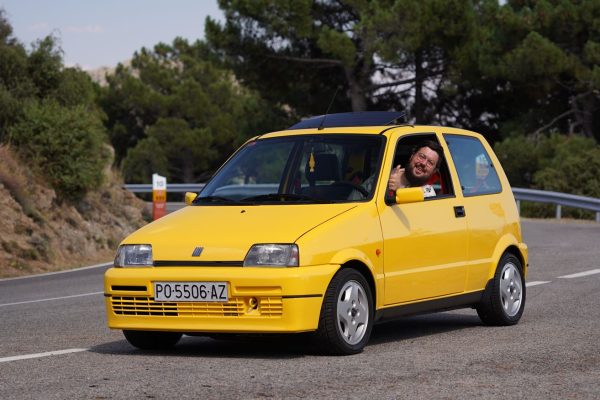 Este coche es la prueba de que no hace falta un coche potente para tener un deportivo divertidísimo (+vídeo)