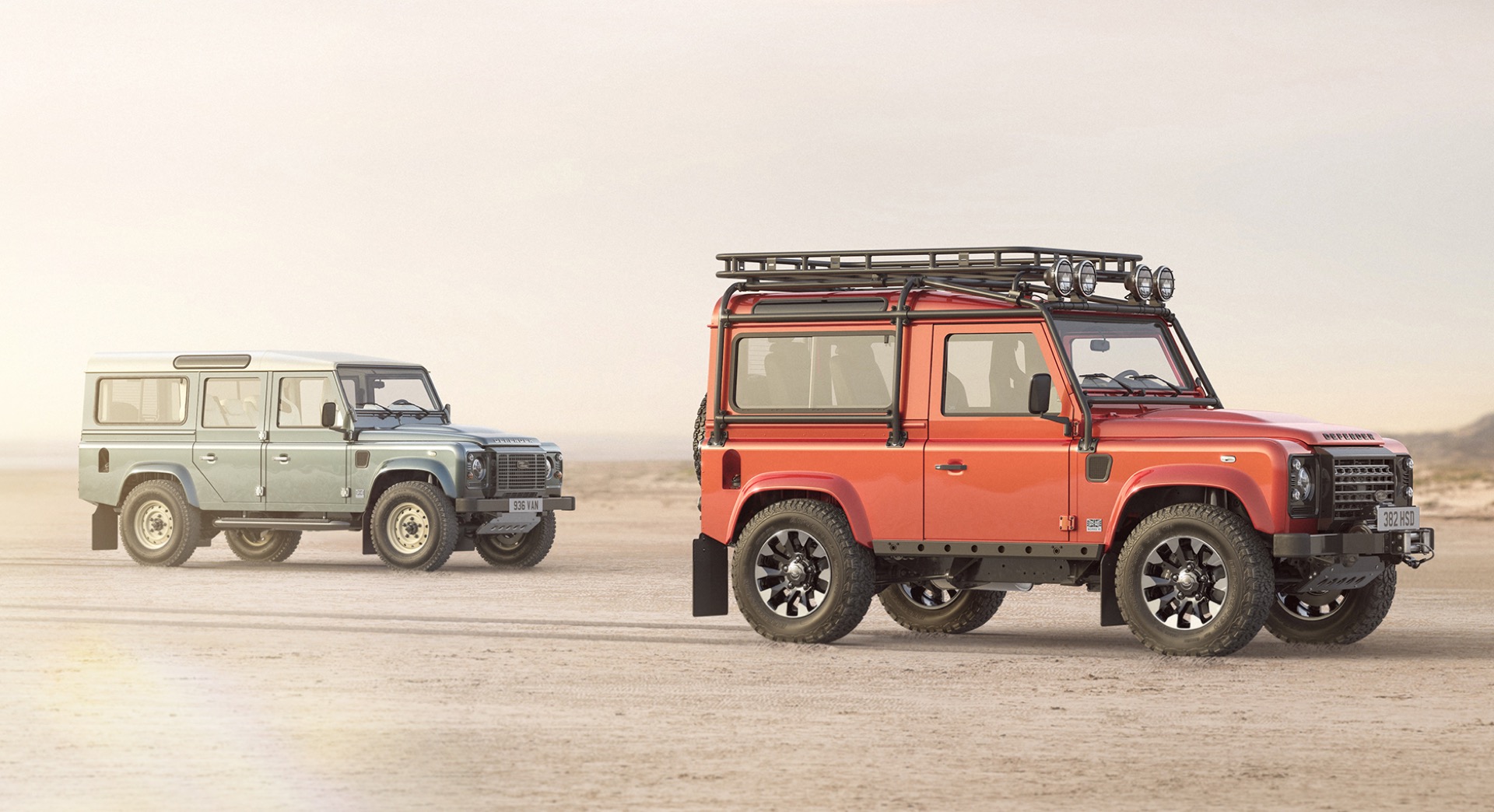 Land Rover anuncia el "regreso" del Defender original, incombustible, irrompible, y con motor V8 de 405 CV... ¡prepara la billetera!