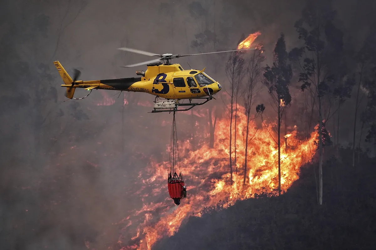 Mueren cinco militares tras estrellarse un helicóptero que luchaba contra un incendio en Portugal