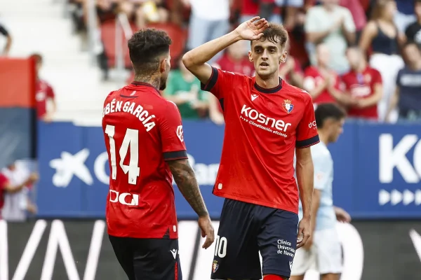 El Celta reconoce el noble gesto de Aimar Oroz al pedir al árbitro que no expulsara a Alfon: "Rivales, pero también compañeros. Honor, Osasuna"