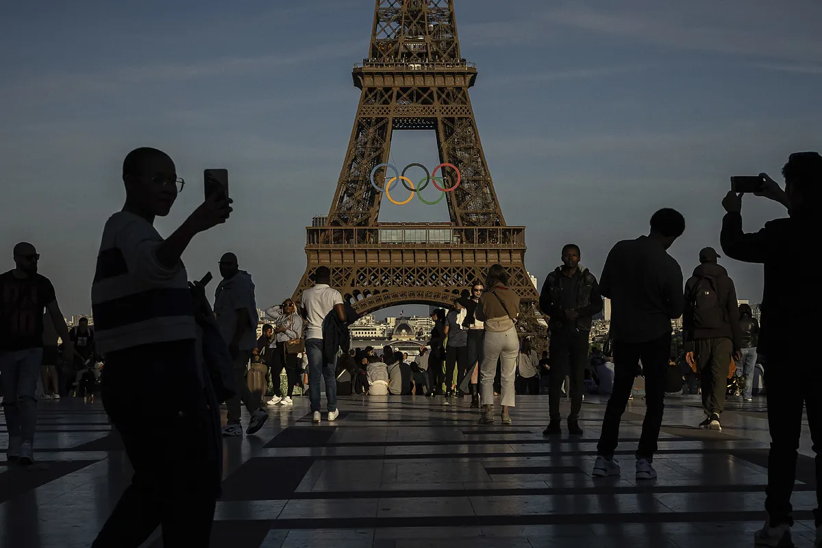 La herencia olímpica de París: el pebetero y ¿los anillos en la Torre Eiffel?