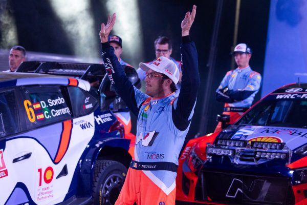 Thierry Neuville al igual que Hyundai, un año más en el WRC