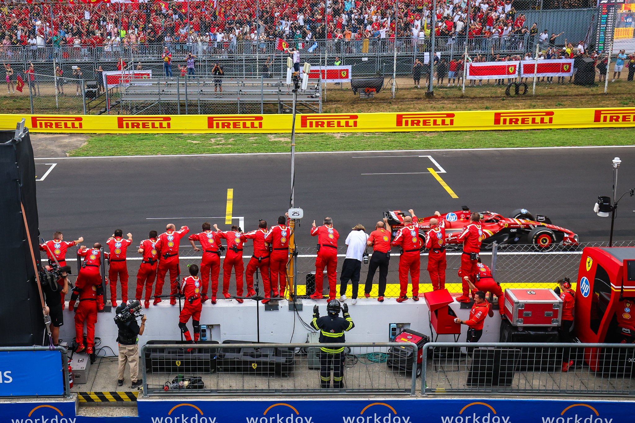 Épico triunfo de Charles Leclerc en Monza con una buena estrategia cambiada de Ferrari