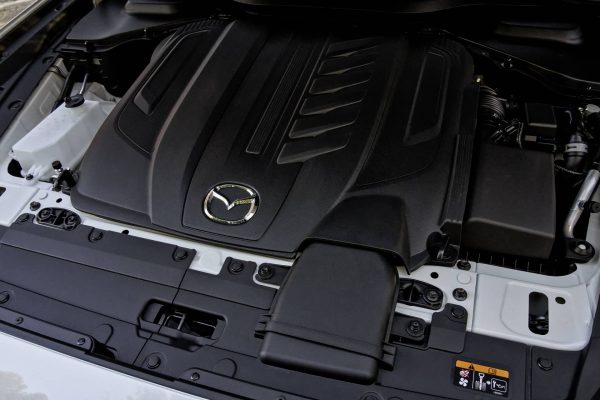 3,3 litros, 284 CV y consumo de diésel. El gasolina de seis cilindros que Mazda no se atreve a traer a Europa es un corte de manga al downsizing