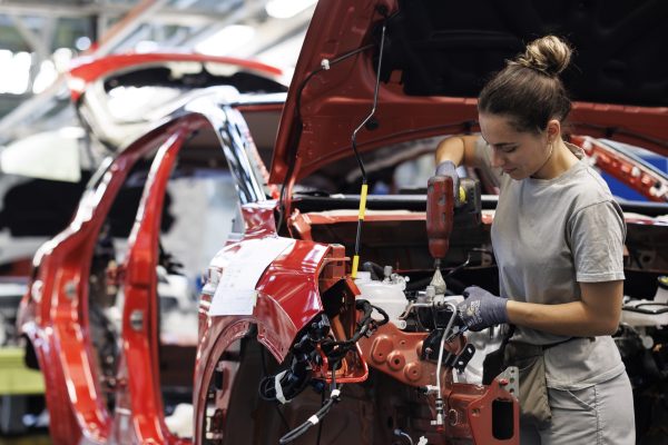 Hay esperanza en el sector del automóvil, Renault Valladolid busca 500 nuevos trabajadores para la fábrica de Captur y Symbioz