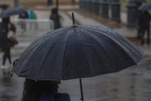 reportan lluvia en diversos puntos de la capital