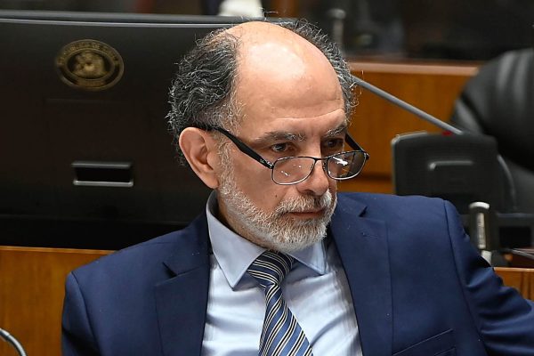 Sergio Muñoz presenta recurso contra la Corte Suprema para evitar destrucción de investigación de Comisión de Ética