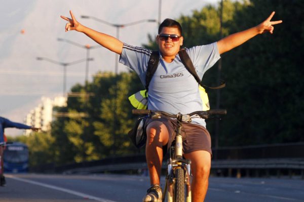 A cuánto asciende la multa que pueden recibir los ciclistas que se pasen la luz roja