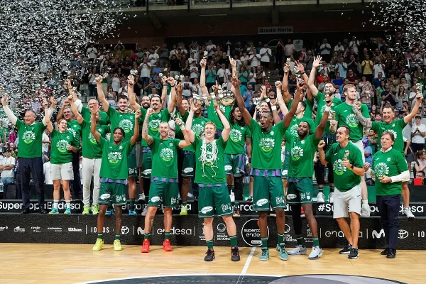 Unicaja confirma su estatus: gana su primera Supercopa y corta la racha del Real Madrid