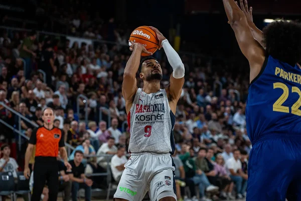 Un Baskonia en cuadro corta la buena onda del Barça de Peñarroya