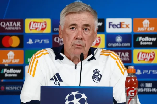 La "emoción" de Ancelotti y Lucas Vázquez y los mensajes a LaLiga y a los políticos: "Cuando la gente no está bien, no hay que hacer fiestas"