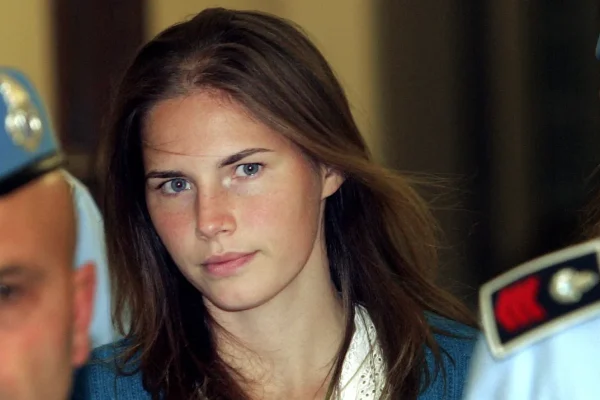 La alcaldesa de Perugia pide perdón por permitir el rodaje de una serie sobre un asesinato en la ciudad coproducida por Amanda Knox, la mujer condenada y luego absuelta