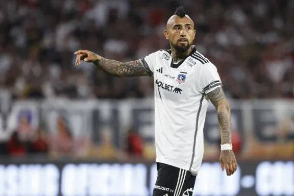 Gareca cede a la presión popular y llama a Arturo Vidal para partidos con Perú y Venezuela