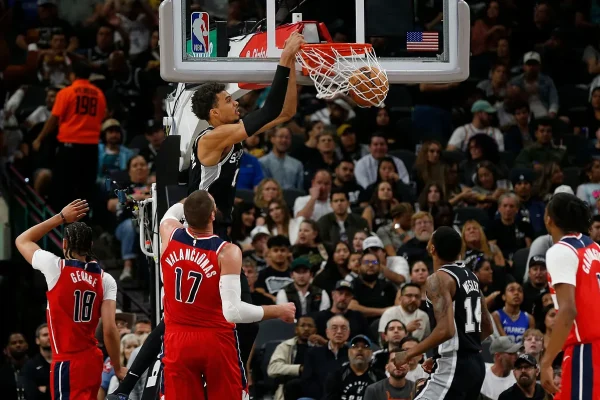 NBA: Bacanal anotadora de Antetokounmpo y Wembanyama en una noche en la que el eterno LeBron sigue asombrando a la NBA | NBA 2023