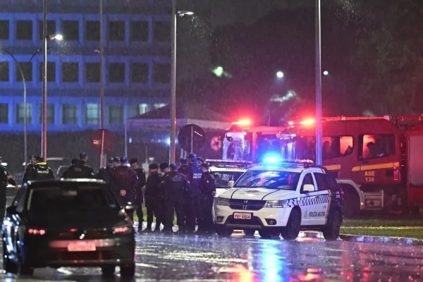 El ataque de un perturbado bolsonarista en la Plaza de los Tres Poderes enrarece el ambiente en Brasil a las puertas de la Cumbre del G-20