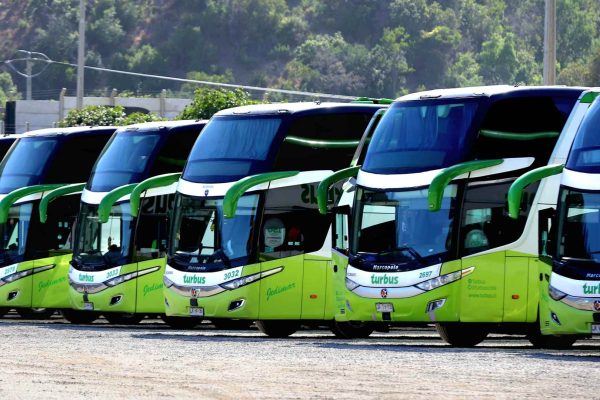 Trabajadores de Turbus de Valparaíso en huelga por mejoras salariales