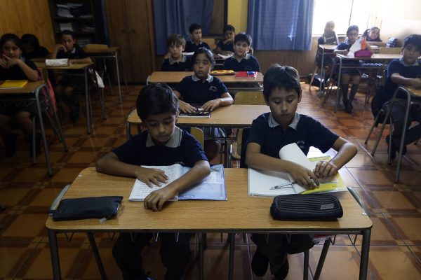 Revinculación escolar: qué explica el regreso a clases de más de 17 mil escolares en 2024