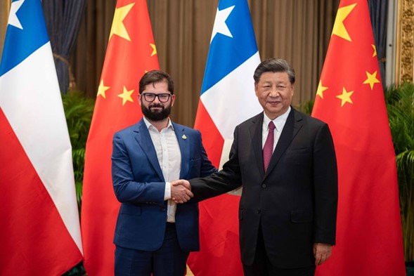 Xi Jinping se reúne con Boric y propone ampliar cooperación China-Chile