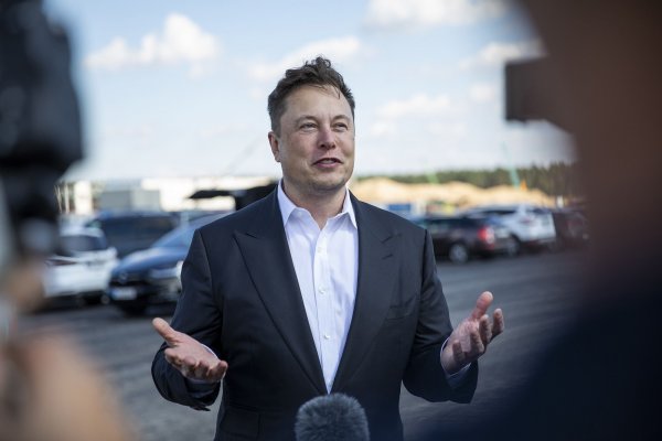 Elon Musk se habría reunido con embajador iraní en ONU para mejorar vínculos