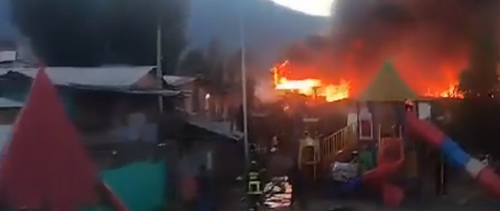 Incendio en campamento de La Florida devora 50 viviendas