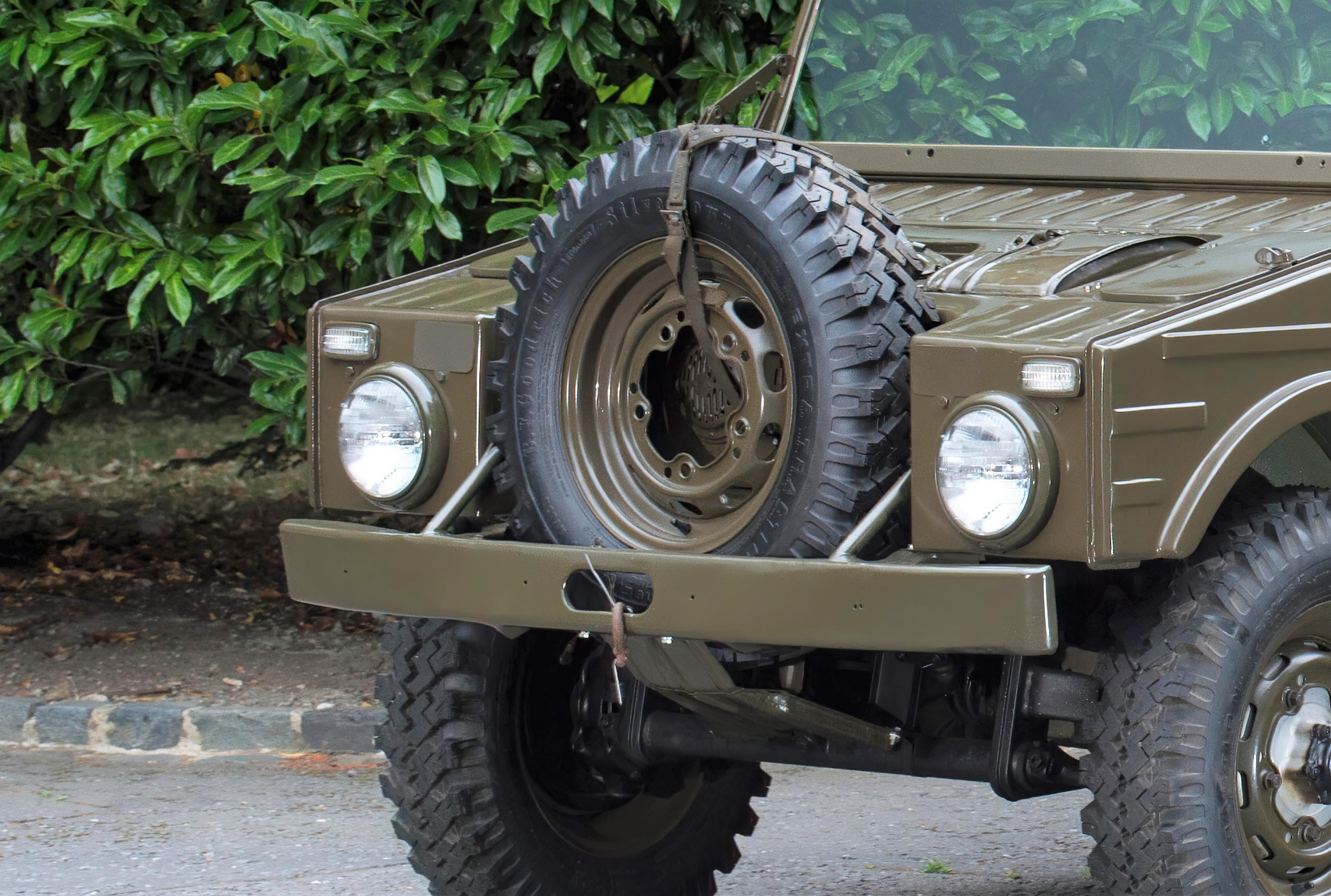 Un motor en el maletero, 4x4 y cuadradísimo, este es el Porsche todoterreno que pudo hacer frente al Jeep Willys