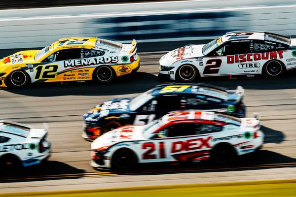 La NASCAR Cup Series proclamará a su campeón en medio de la polémica