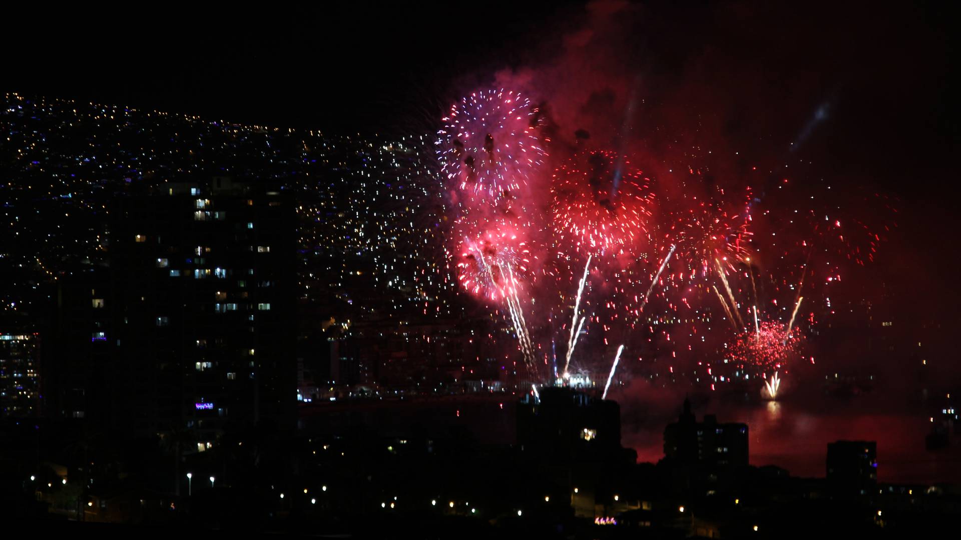 Cuáles son las ciudades que tendrán fuegos artificiales el Año Nuevo en Chile