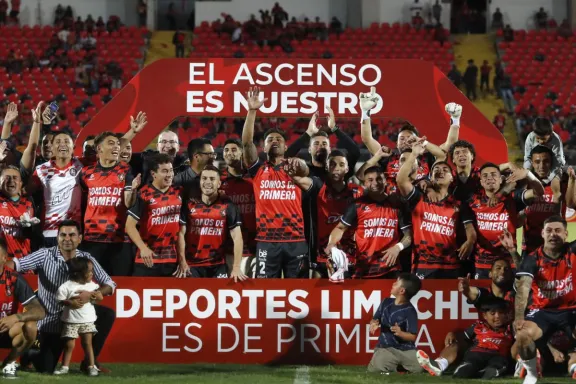 Deportes Limache derrota a Talca y asciende a la primera división en Chile