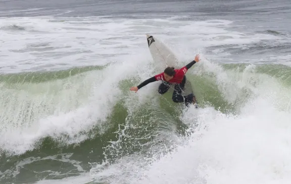 FOTOS ┃La Copa Conay Aires de Verano citó al surf femenino de la región