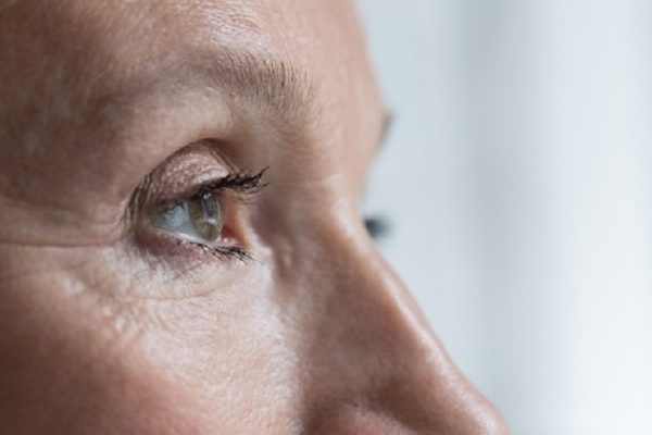 Demuestran la eficacia de unas lentes de contacto en personas con problemas visuales tras una cirugía con láser