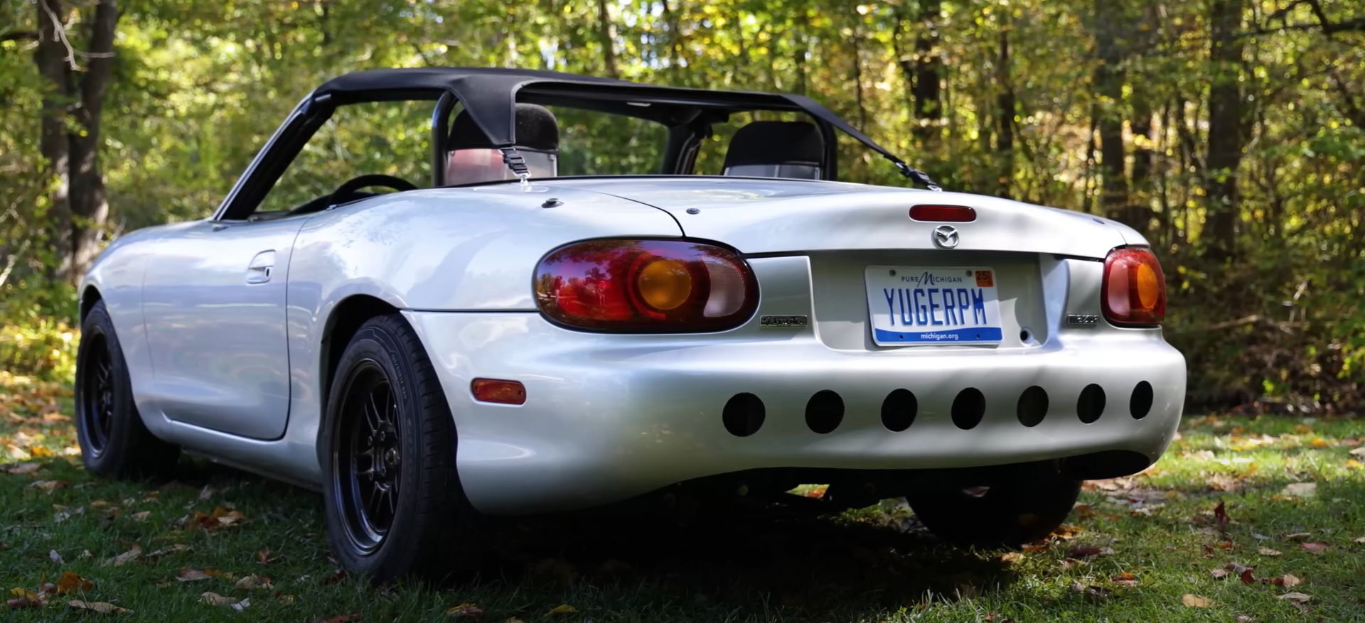 Menos de 700 kilos, casi 200 CV y 13.000 rpm. Este es el Mazda MX-5 definitivo (+vídeo)