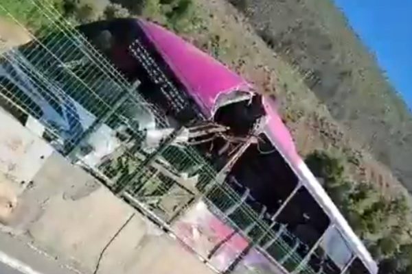 VIDEO - Choque de bus dejó cuatro muertos y cinco heridos graves en Lota: indagan las causas