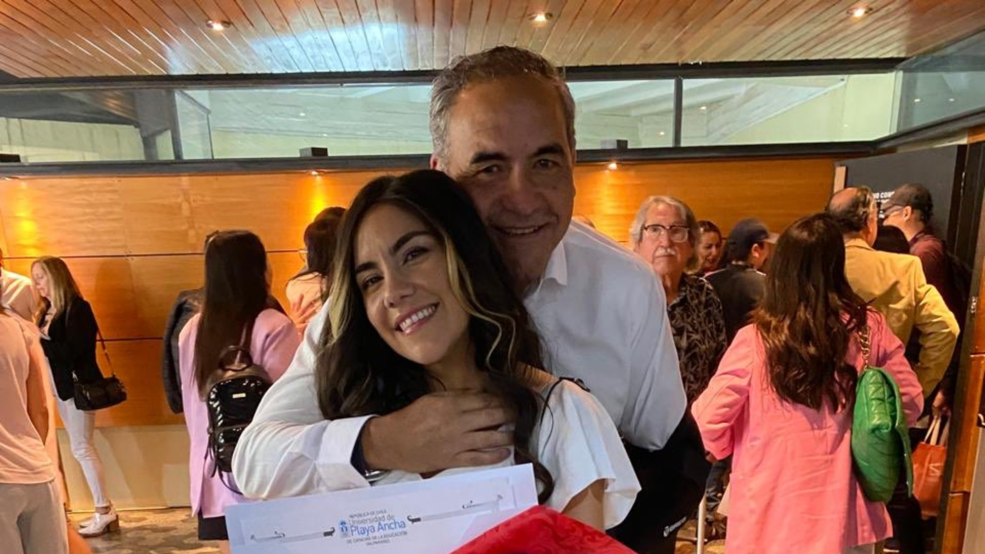 Tras estar una semana incomunicada: encontraron a la hija del senador Fidel Espinoza en el Valle de Cochamó