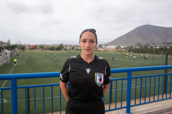 “Lo vivimos a diario”: El testimonio de Claudia Armijo, arbitra agredida en partido de fútbol en La Serena