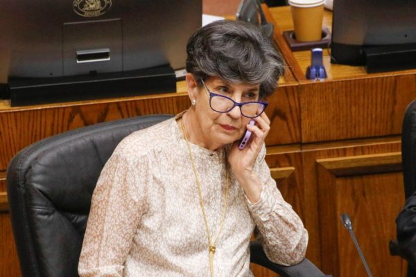 senadora Isabel Allende guardó silencio ante Fiscalía por fallida compra de casa de su padre