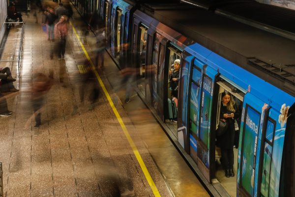 Qué se sabe sobre el estado del adolescente baleado tras asalto al interior de estación Barrancas del Metro de Santiago