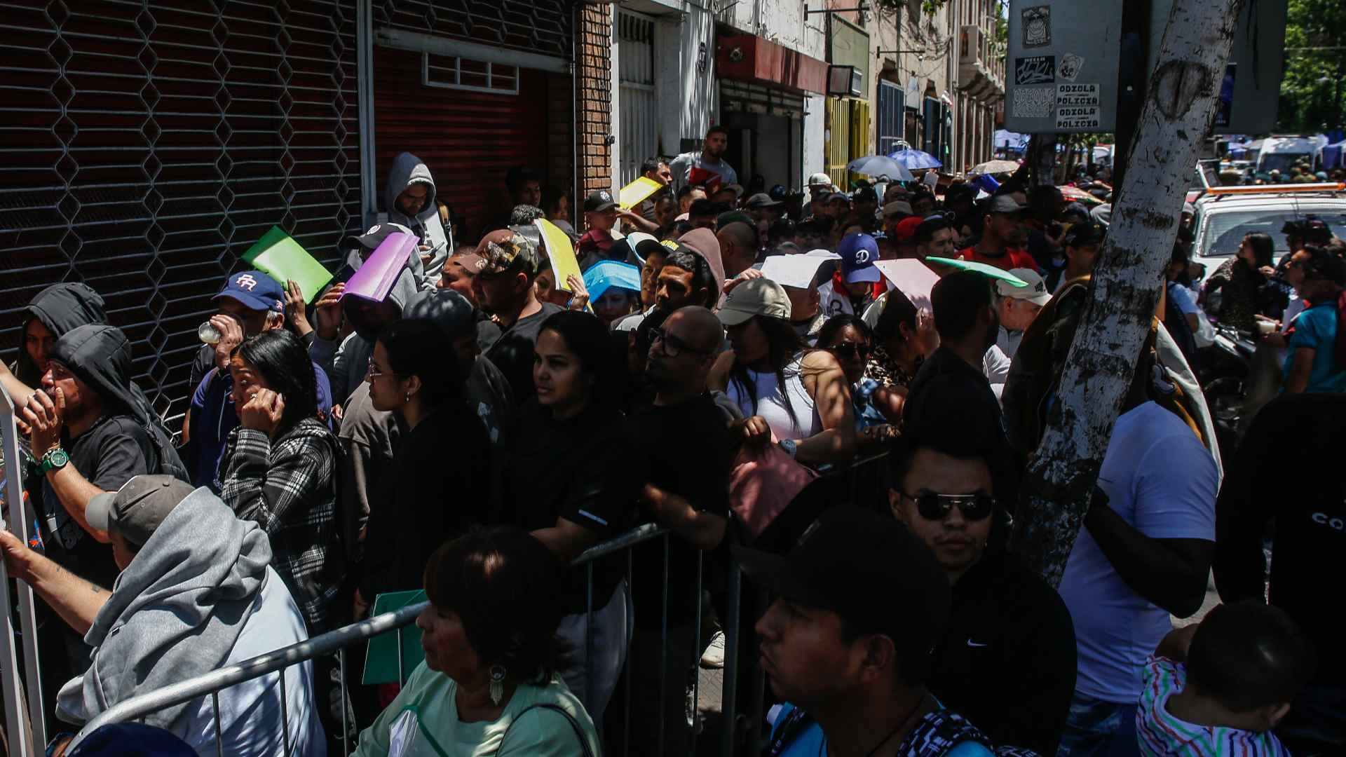 Población extranjera en Chile llega a 1,9 millones de personas