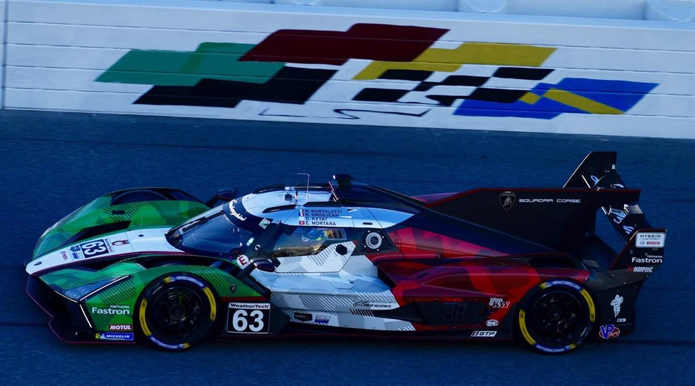 Lamborghini no contempla transformar Squadra Corse en equipo de fábrica