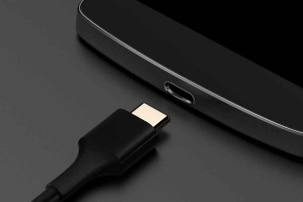 Descubren cómo hackear el controlador USB-C del iPhone